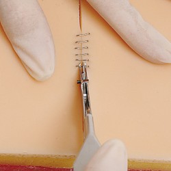 MediStitch - Le kit de suture fait par et pour les étudiants de medecine!