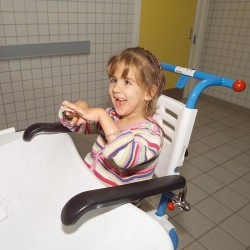 Chaise de douche inclinable pour les enfants ETAC Tripp Tilt